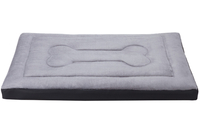 Legowisko materac dla psa Welsti ciemny szary srebrne kości i łapki M 70x50 antypoślizgowy