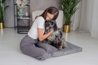 Legowisko materac dla psa Welsti ciemny szary gładki kość M 70x50 wigofil