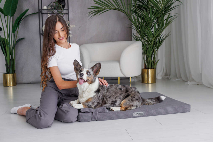 Legowisko materac dla psa Welsti ciemny szary gładki kość M 70x50 wigofil