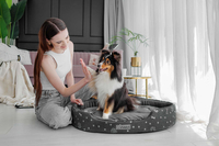 Owalne legowisko kojec dla psa Welsti ciemny szary srebrne kości i łapki XL 80x67 wigofil