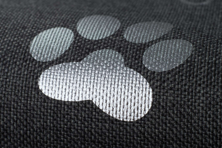 Legowisko mata dla psa Welsti ciemna szara srebrne kości i łapki L 100x70 antypoślizgowa