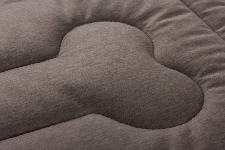 Legowisko materac dla psa Welsti ciemny szary srebrne kości i łapki M 70x50 antypoślizgowy