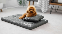 Legowisko materac dla psa Welsti ciemny szary srebrne kości i łapki M 70x50 antypoślizgowy