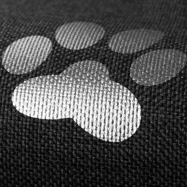 Legowisko materac dla psa Welsti ciemny szary srebrne kości i łapki M 70x50 wigofil