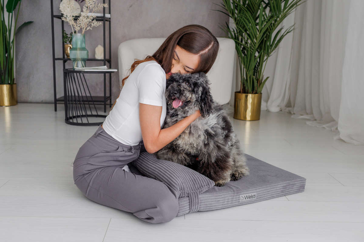 Legowisko materac dla psa Welsti ciemny szary gładki kość M 70x50 wigofil